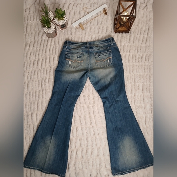 Blue Asphalt Flare Blue Jeans Distressed - Picture 3 of 10